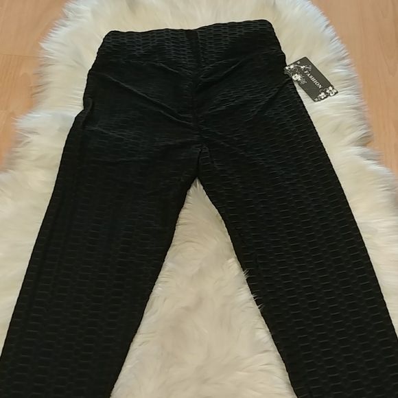 SEXY TikTok Black Leggings - Picture 9 of 13